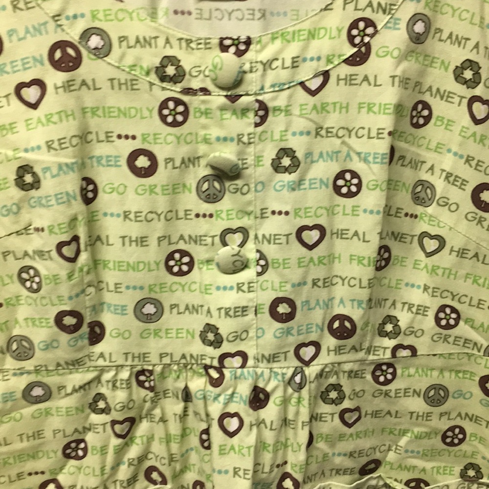 💕🎉Scrub top - Picture 2 of 3